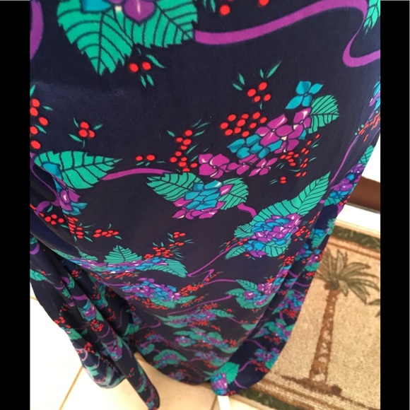 Swimsuit Coverup wrap with purple & green leaf design - Picture 2 of 6